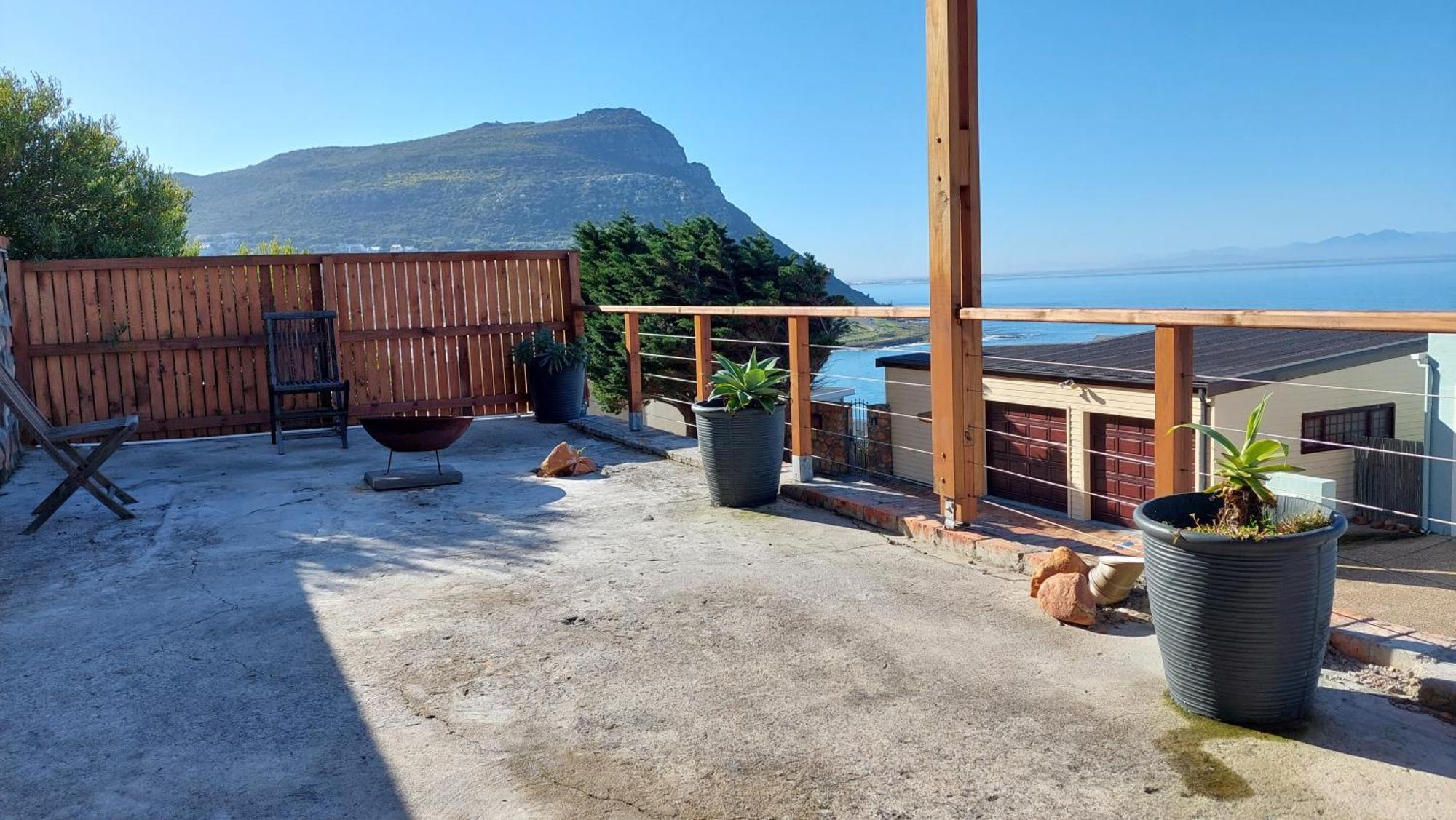 Relax,Revive,Reset & Enjoy The Sounds Of The Sea! Appartement Kaapstad Buitenkant foto